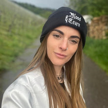 Lade das Bild in den Galerie-Viewer, BLOOD &amp; TEARS Beanie
