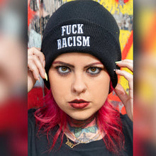 Lade das Bild in den Galerie-Viewer, FUCK RACISM Beanie
