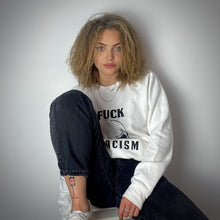 Lade das Bild in den Galerie-Viewer, FUCK RACISM SWEAT SHIRT WHITE
